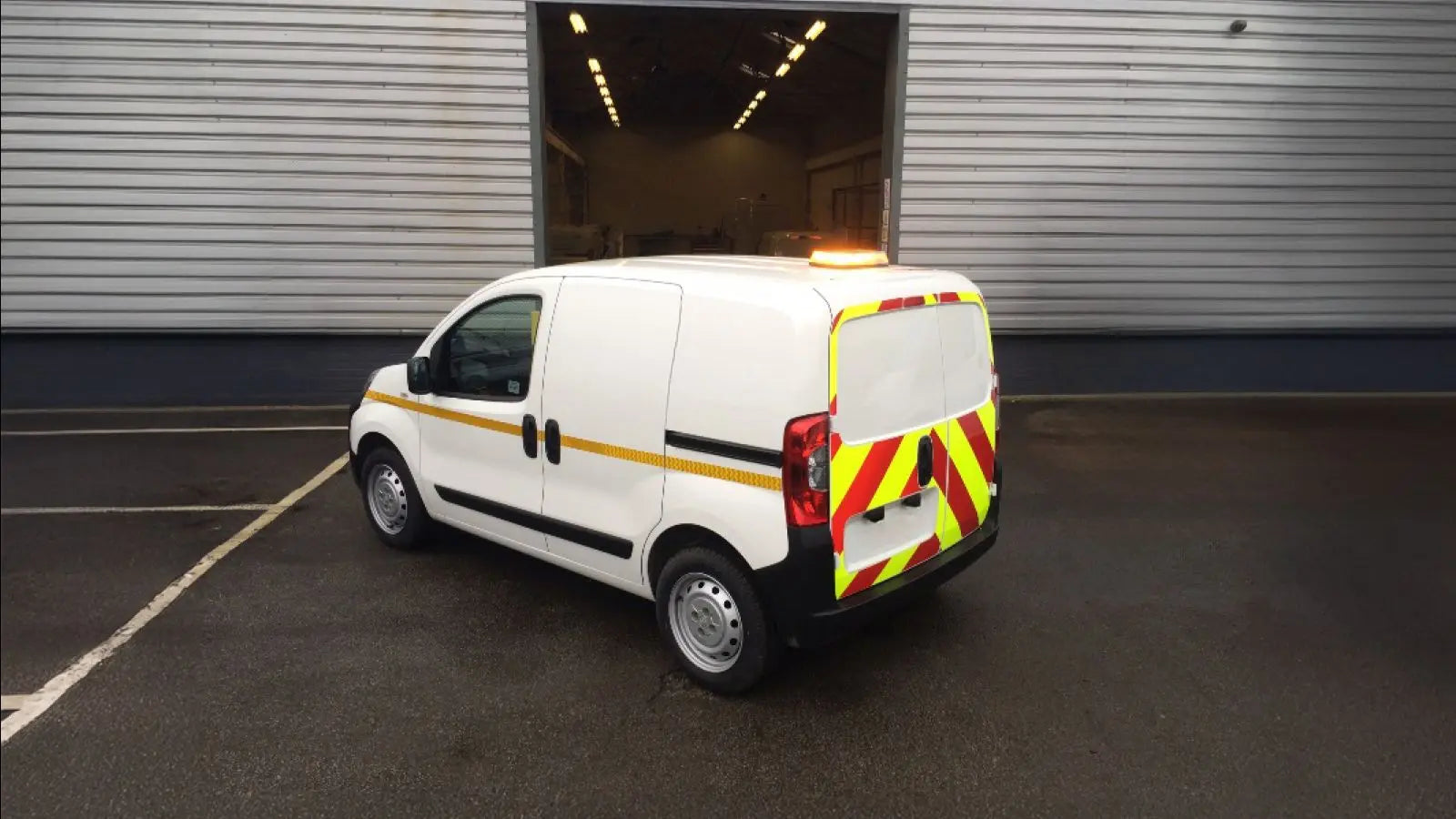 How to Choose Warning Lights for Service Vans & Utility Trucks - Strobe My Ride
