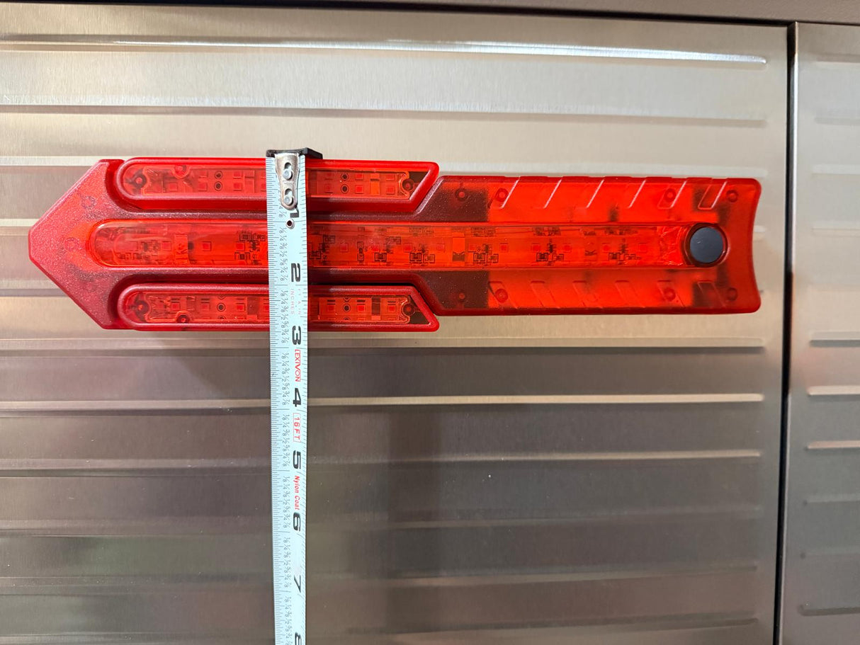Signal Arrow Rapid Deploy – Foldable LED Flare Directional Arrow