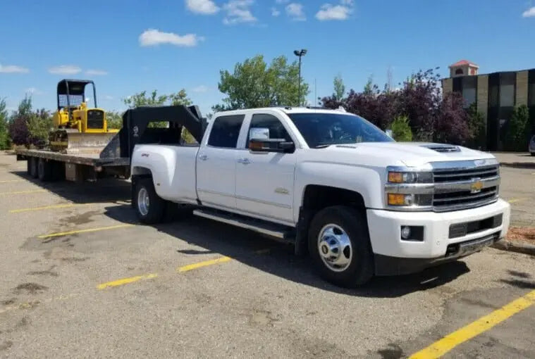 Best Lighting Setups for Hotshot & Courier Trucks in Canada - Strobe My Ride