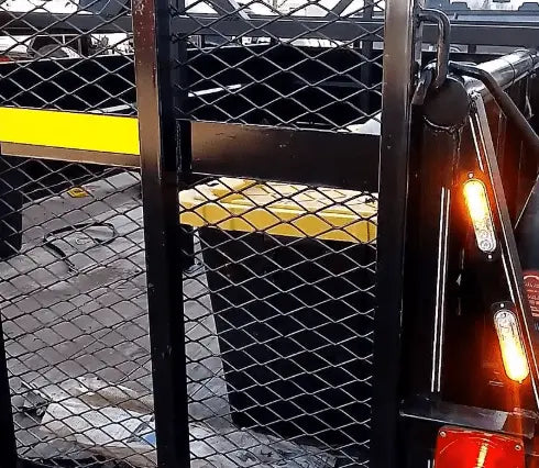 Best Warning Lights for Utility Trailers in Canada - Strobe My Ride